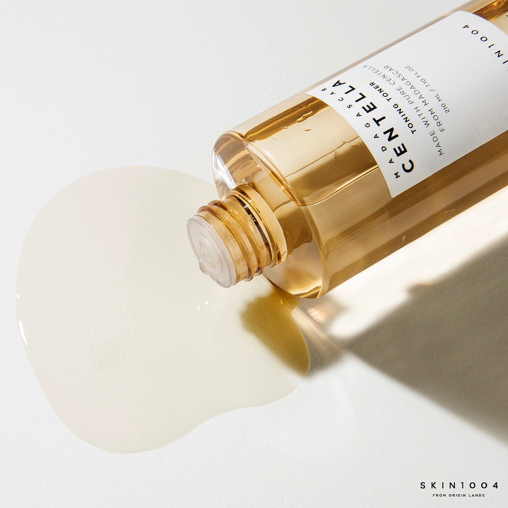 Nước hoa hồng Skin1004 Madagascar Centella Toning Toner 3 Nước Hoa Hồng Giúp Cân Bằng, Hỗ Trợ Dưỡng Trắng Da Chiết Xuất Rau Má Skin1004 Madagascar Centella Toning Toner 210ml