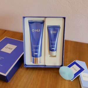 Sét sữa rửa mặt Ohui Xanh kiềm dầu cấp ẩm cho da