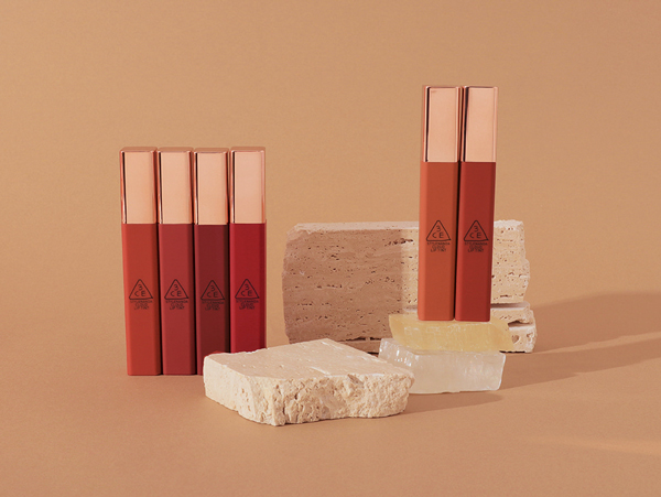Son 3CE Cloud Lip Tint Live A Little – Màu Đỏ Nâu Ánh Cam 3 son 3ce cloud lip tint live a little mau do nau anh cam 2877 2