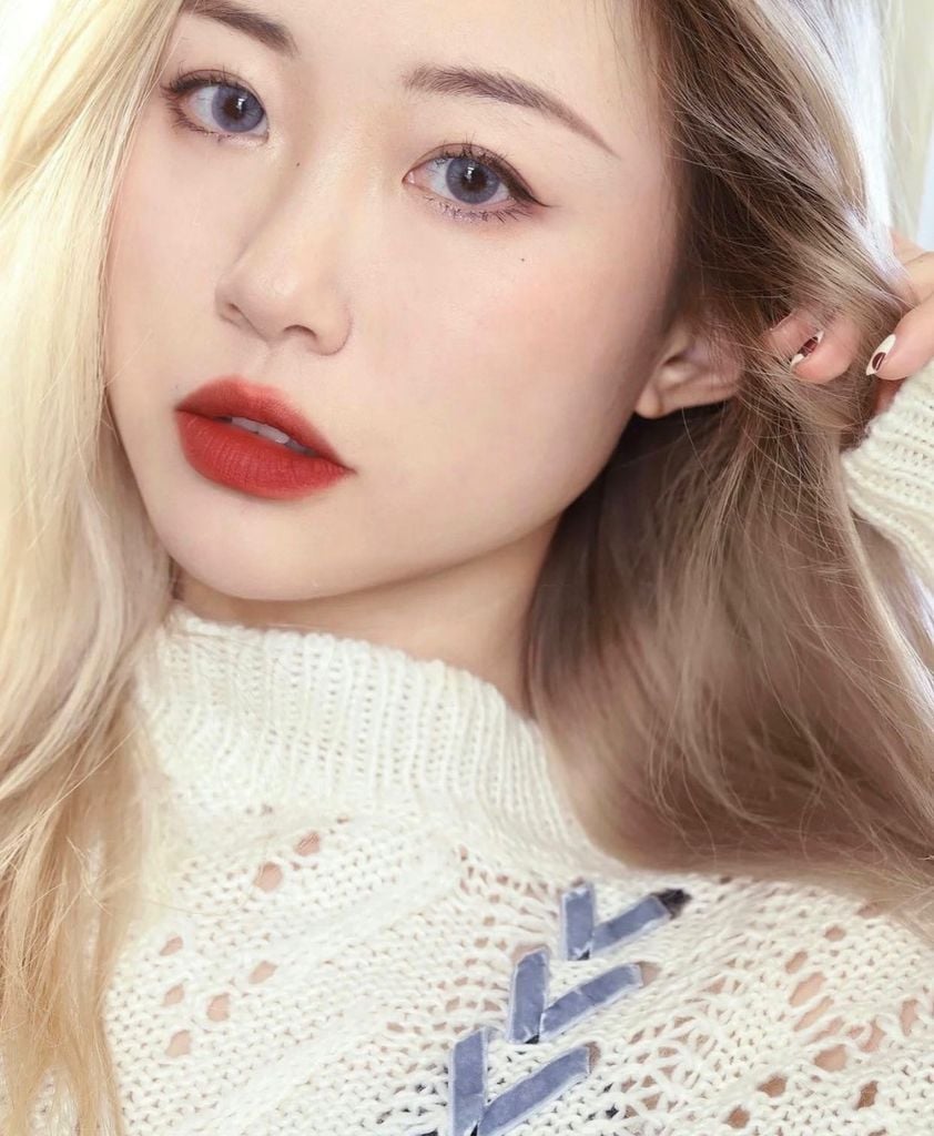 Son Dior Mini Rouge Velvet 840 Rayonnante 2 son dior mini rouge velvet 840 rayonnante 3187 1