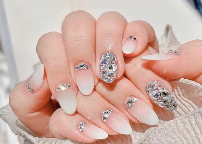 5 tiệm nail ở Phan Rang làm mới diện mạo móng 5 Từng bộ móng đều được chăm sóc kỹ
