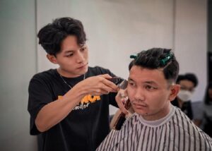 Tiệm tóc nam ở Phan Rang