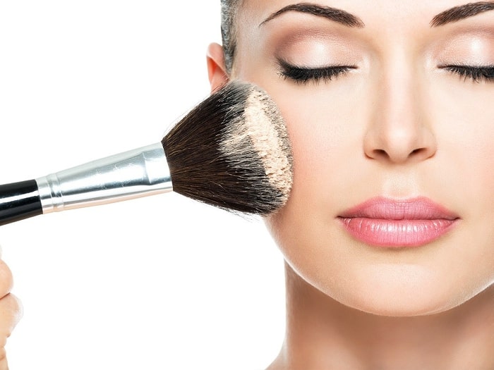 Hướng dẫn các bước make up cho da dầu mụn nhanh chóng chỉ mất 15 phút 3 cac-buoc-make-up-cho-da-dau-mun