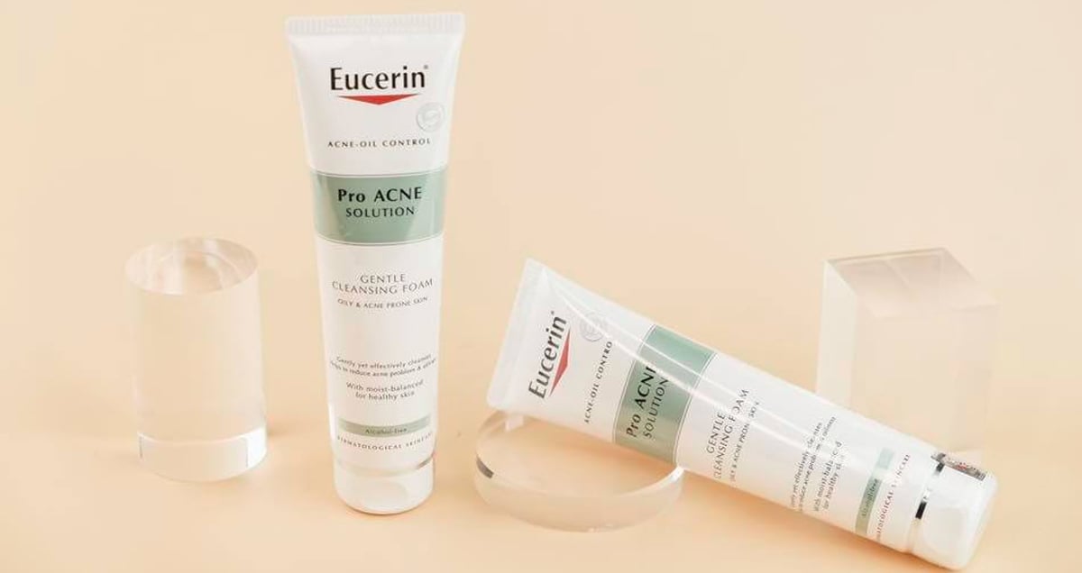 Sữa Rửa Mặt Eucerin Dạng Bọt Sạch Sâu Cho Da Nhờn 150g 1 Sữa Rửa Mặt Tạo Bọt Da Mụn EUCERIN PROACNE CLEANSING FOAM 150g